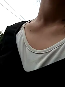 LucyBri01 online show from April 30, 2:40 am