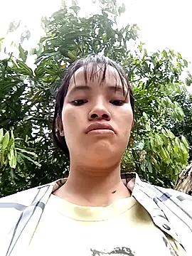 LucyBri01 online show from May 1, 1:43 am
