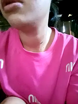 LucyBri01 online show from May 7, 9:03 am