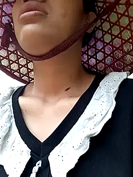 LucyBri01 online show from May 12, 1:03 am
