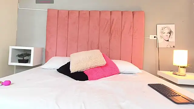 KARINA RUBY online show from April 17, 7:39 pm