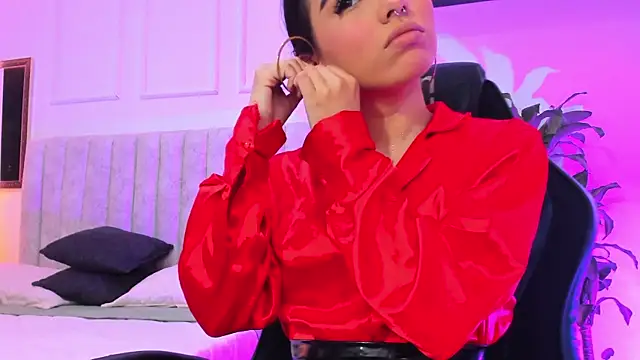 Snapshot of isabella_hv chatting on June 9, 6:52 pm isabella hv online show from June 9, 6:52 pm