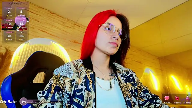 Snapshot of Moon_Red_r chatting on June 16, 12:52 pm Moon Red r online show from June 16, 12:52 pm