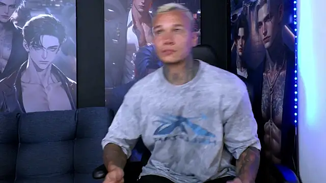 Snapshot of damian_becker chatting on July 8, 11:20 pm damian becker online show from July 8, 11:20 pm