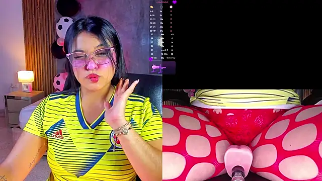 LuciaReid online show from July 7, 12:53 pm