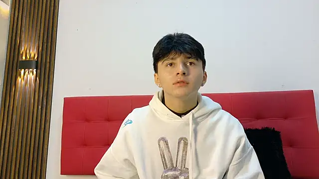 LunayDream online show from April 26, 11:19 am