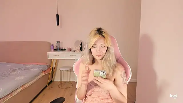 kitsuneari online show from May 13, 7:28 am