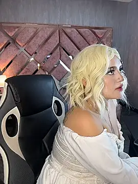 Snapshot of lya_nekko_ chatting on July 25, 3:26 am lya nekko online show from July 25, 3:26 am