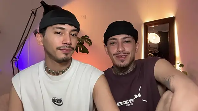 Noah and Steven online show from May 5, 3:42 pm
