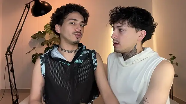 Noah and Steven online show from May 18, 2:07 am
