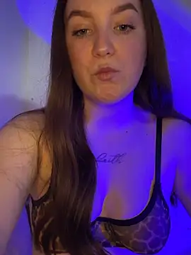 kisaaaaaa online show from April 25, 2:03 pm