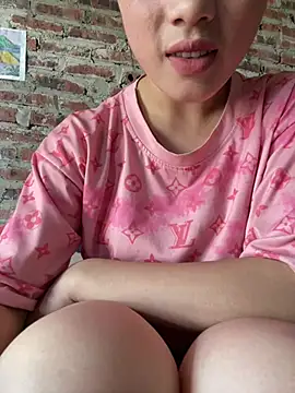 hoaithu1 online show from April 20, 7:33 am