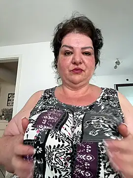 curvymilfmicha online show from June 27, 3:50 pm