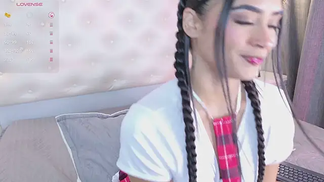scarleettdoll online show from May 1, 8:35 pm