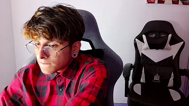 dany fans online show from April 28, 1:26 am