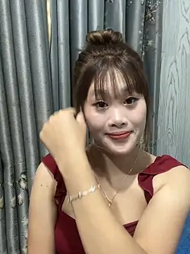 Ly-sexyy online show from May 8, 3:50 pm