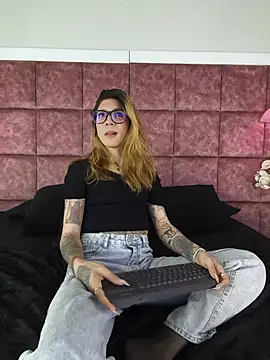 JessieGarvet19 online show from July 17, 4:30 am