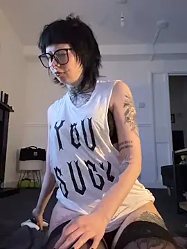 Snapshot of Cherry_Bomb_xoxo chatting on May 9, 8:25 pm Cherry Bomb xoxo online show from May 9, 8:25 pm