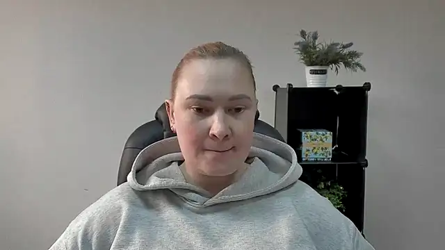 Olivia-Grande online show from April 22, 10:17 am