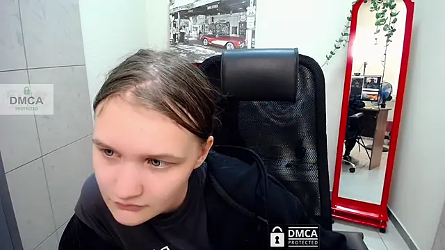 Snapshot of _donnaSia_ chatting on June 9, 8:15 am donnaSia online show from June 9, 8:15 am
