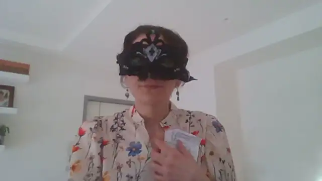 Snapshot of HelenTiAscolta chatting on June 4, 5:41 pm HelenTiAscolta online show from June 4, 5:41 pm