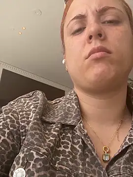 lumazzy online show from May 30, 9:28 am