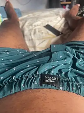 elmiles online show from April 21, 4:23 pm