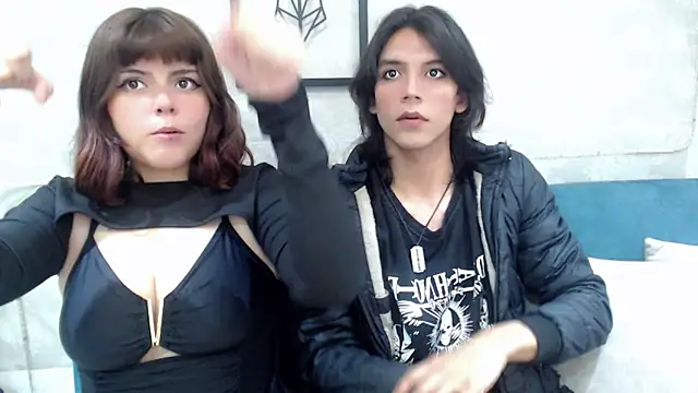 Snapshot of raven_n_matt chatting on April 28, 7:52 pm raven n matt online show from April 28, 7:52 pm