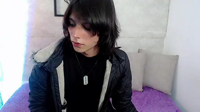 Snapshot of raven_n_matt chatting on April 29, 8:37 pm raven n matt online show from April 29, 8:37 pm