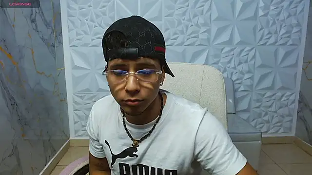 jbarto  online show from May 13, 7:55 pm