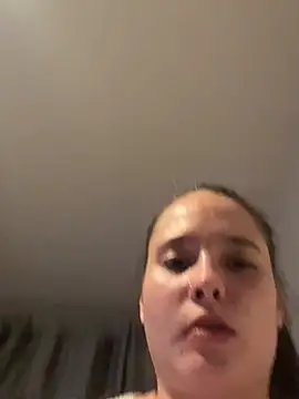 Poppylooloo online show from April 24, 8:00 pm