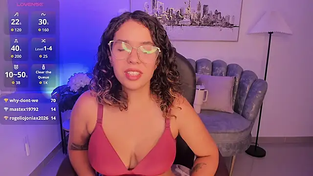 Snapshot of sienna_luxor chatting on May 27, 1:57 am sienna luxor online show from May 27, 1:57 am