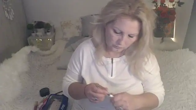 Divineblond online show from February 23, 10:40 pm