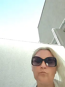 Divineblond online show from July 10, 6:10 pm