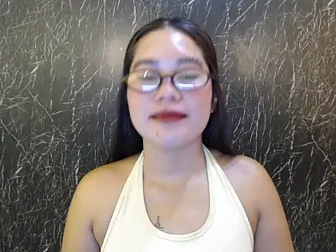 ur prettychelsie online show from April 27, 9:35 pm