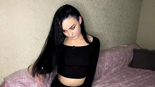 Snapshot of Madisonlovx chatting on June 7, 6:11 pm Madisonlovx online show from June 7, 6:11 pm