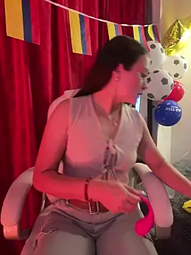 SamiiContreras  online show from July 4, 11:05 am