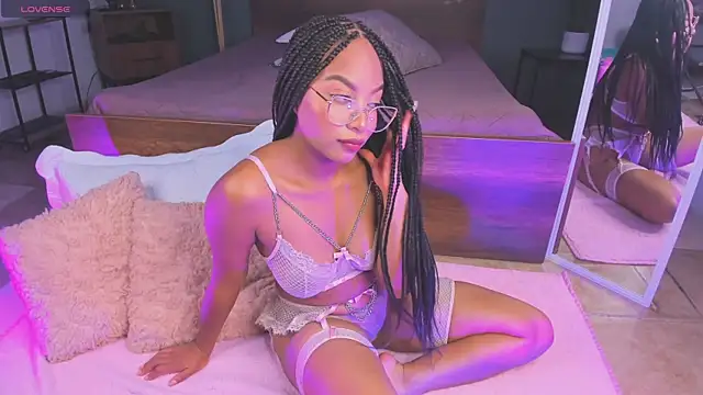 Lynncute online show from June 27, 4:17 am