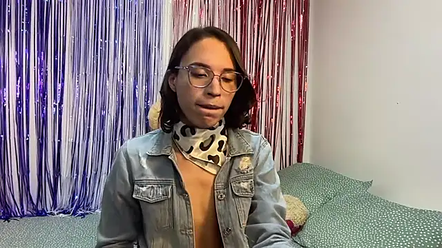Snapshot of LONDON_ROSE chatting on July 6, 9:28 pm LONDON ROSE online show from July 6, 9:28 pm