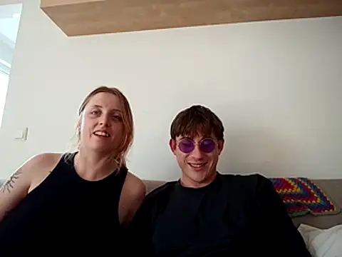 Goldensummar online show from April 28, 1:49 pm