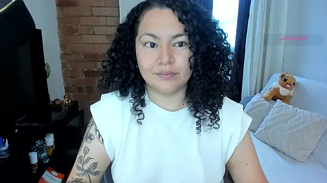 Snapshot of MissBronte chatting on June 3, 10:59 pm MissBronte online show from June 3, 10:59 pm