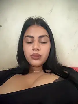 LilyLovell online show from May 18, 1:06 pm