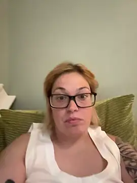 SecretRavenXO online show from May 7, 9:53 pm