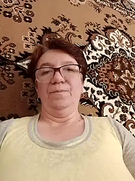 KetQueen101 online show from May 14, 8:10 am