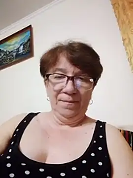 KetQueen101 online show from May 14, 8:15 pm