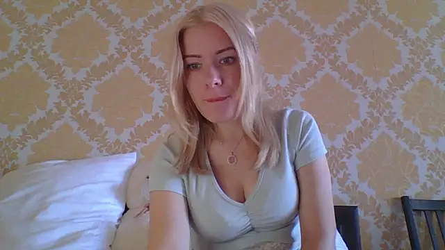 Softy Aura  online show from July 28, 9:48 am