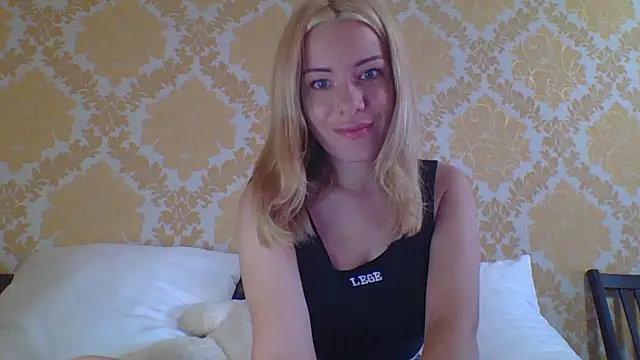 Softy Aura  online show from August 3, 4:33 pm
