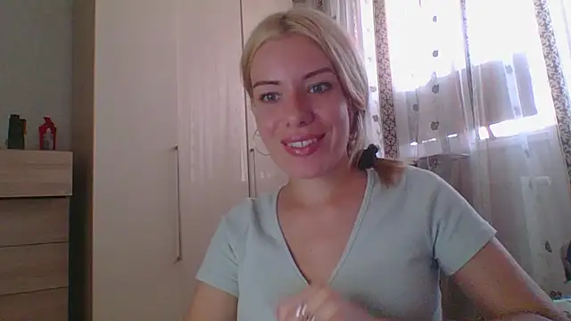 Softy Aura  online show from August 4, 2:19 pm