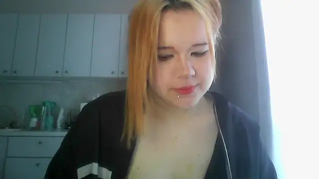 Amanda Mia  online show from June 24, 7:51 am