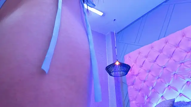 Mia-hot- online show from May 26, 1:07 pm